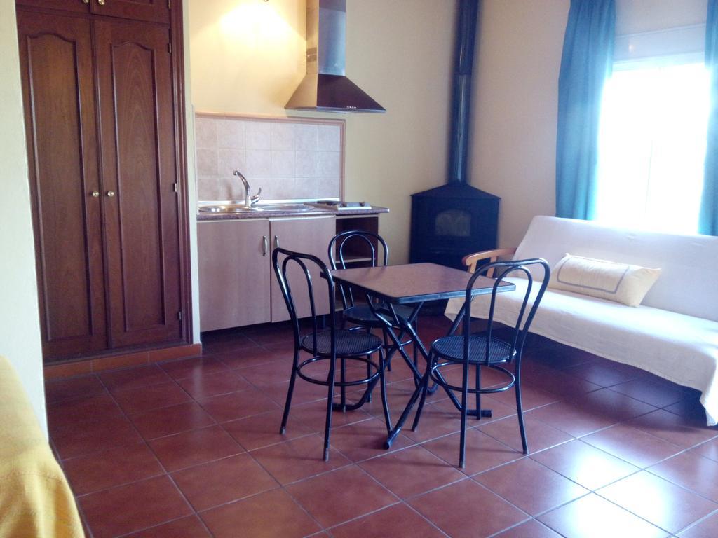 Aparthotel Las Palomas La Puebla de los Infantes Phòng bức ảnh